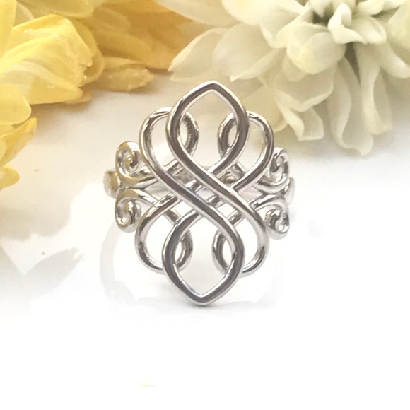 Celtic Sterling Silver Ring - Picture 3 of 6